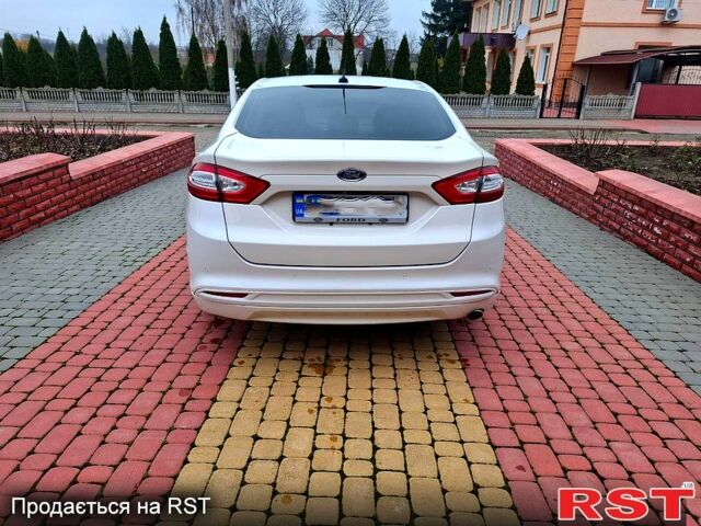 Білий Форд Фьюжен, об'ємом двигуна 1.5 л та пробігом 160 тис. км за 12000 $, фото 6 на Automoto.ua