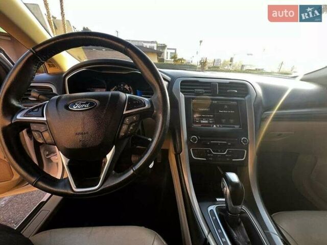 Белый Форд Фьюжн, объемом двигателя 2 л и пробегом 188 тыс. км за 2900 $, фото 15 на Automoto.ua