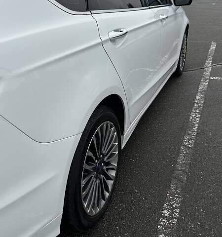 Білий Форд Фьюжен, об'ємом двигуна 2 л та пробігом 126 тис. км за 12000 $, фото 9 на Automoto.ua