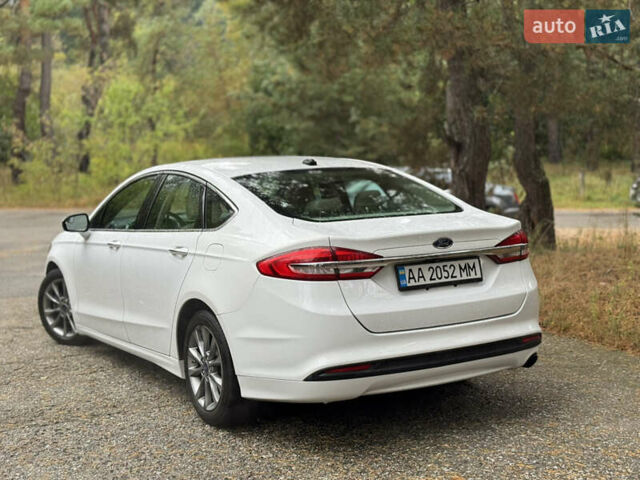 Білий Форд Фьюжен, об'ємом двигуна 1.5 л та пробігом 200 тис. км за 8500 $, фото 1 на Automoto.ua