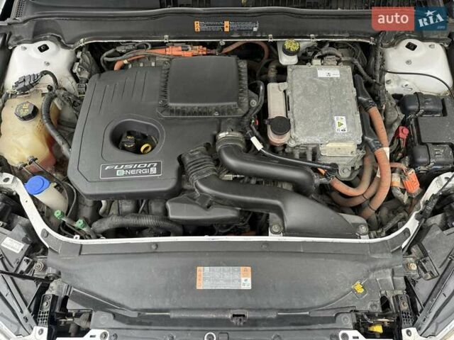 Белый Форд Фьюжн, объемом двигателя 2 л и пробегом 260 тыс. км за 13400 $, фото 41 на Automoto.ua