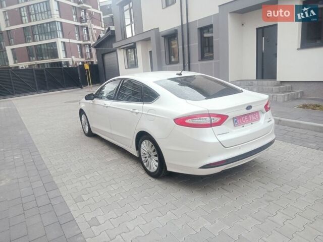 Білий Форд Фьюжен, об'ємом двигуна 2 л та пробігом 160 тис. км за 11900 $, фото 5 на Automoto.ua