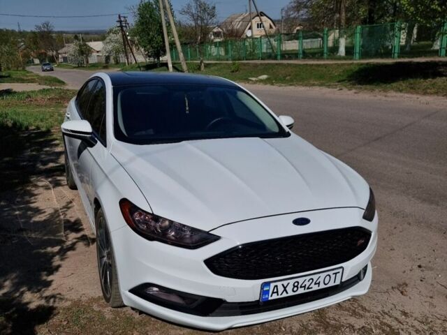 Білий Форд Фьюжен, об'ємом двигуна 2 л та пробігом 130 тис. км за 16900 $, фото 10 на Automoto.ua