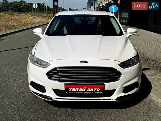 Белый Форд Фьюжн, объемом двигателя 2.5 л и пробегом 350 тыс. км за 7900 $, фото 1 на Automoto.ua