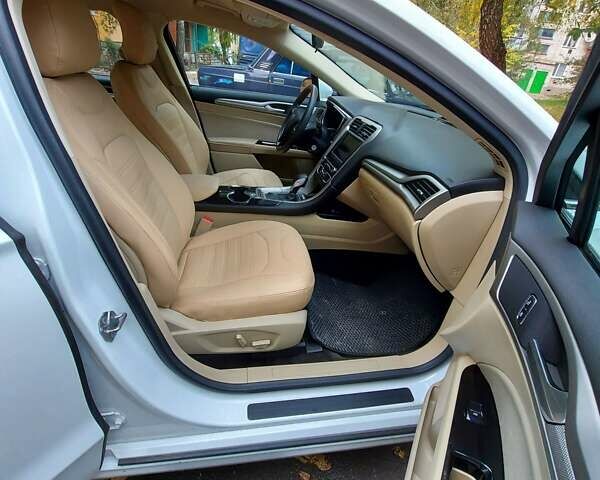 Білий Форд Фьюжен, об'ємом двигуна 2.5 л та пробігом 190 тис. км за 11700 $, фото 8 на Automoto.ua