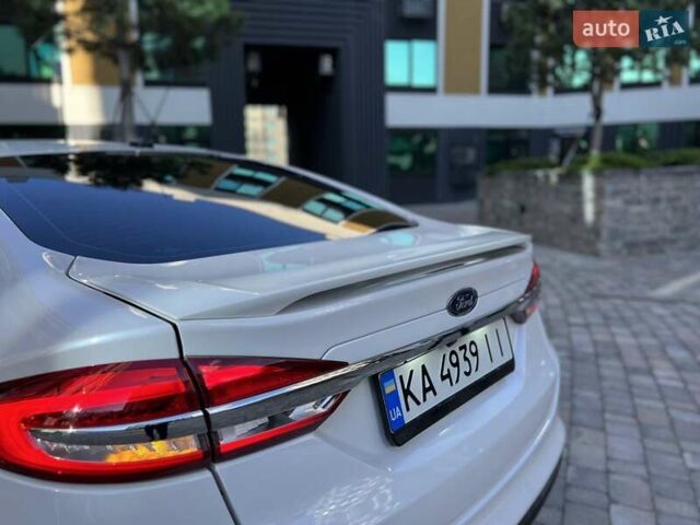 Білий Форд Фьюжен, об'ємом двигуна 2 л та пробігом 128 тис. км за 19000 $, фото 11 на Automoto.ua
