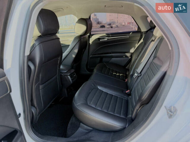 Белый Форд Фьюжн, объемом двигателя 2 л и пробегом 164 тыс. км за 13500 $, фото 16 на Automoto.ua