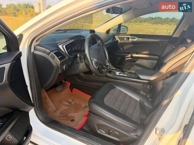 Білий Форд Фьюжен, об'ємом двигуна 2 л та пробігом 188 тис. км за 13500 $, фото 17 на Automoto.ua
