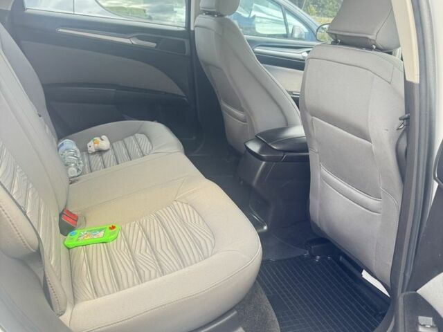 Белый Форд Фьюжн, объемом двигателя 2.5 л и пробегом 190 тыс. км за 9500 $, фото 18 на Automoto.ua