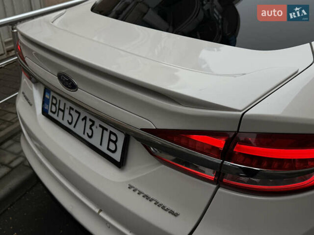 Белый Форд Фьюжн, объемом двигателя 2 л и пробегом 85 тыс. км за 10700 $, фото 8 на Automoto.ua