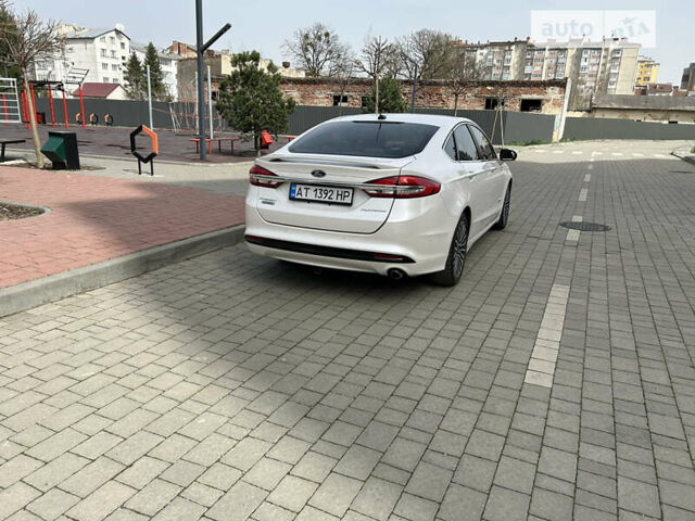 Белый Форд Фьюжн, объемом двигателя 2 л и пробегом 94 тыс. км за 17900 $, фото 4 на Automoto.ua