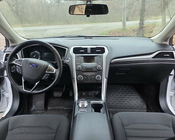 Білий Форд Фьюжен, об'ємом двигуна 2.49 л та пробігом 65 тис. км за 15500 $, фото 19 на Automoto.ua