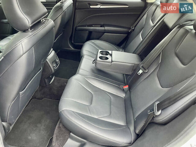 Белый Форд Фьюжн, объемом двигателя 2 л и пробегом 141 тыс. км за 12500 $, фото 45 на Automoto.ua