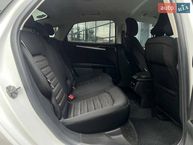 Білий Форд Фьюжен, об'ємом двигуна 2.5 л та пробігом 151 тис. км за 11200 $, фото 22 на Automoto.ua