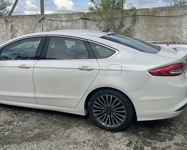 Белый Форд Фьюжн, объемом двигателя 2 л и пробегом 233 тыс. км за 12500 $, фото 9 на Automoto.ua