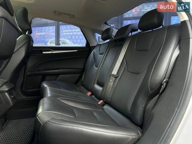 Белый Форд Фьюжн, объемом двигателя 2 л и пробегом 128 тыс. км за 13500 $, фото 18 на Automoto.ua