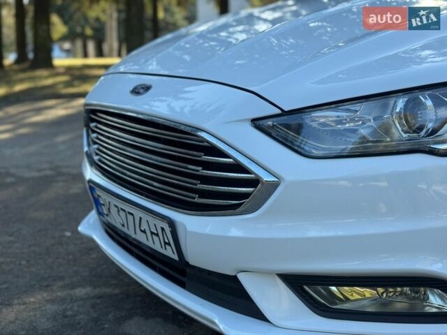 Білий Форд Фьюжен, об'ємом двигуна 1.5 л та пробігом 139 тис. км за 9499 $, фото 8 на Automoto.ua