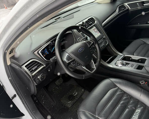 Белый Форд Фьюжн, объемом двигателя 2 л и пробегом 116 тыс. км за 11500 $, фото 6 на Automoto.ua