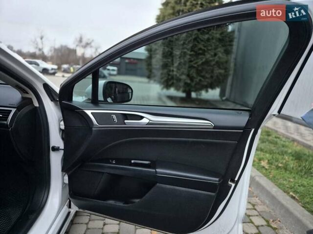 Белый Форд Фьюжн, объемом двигателя 2.49 л и пробегом 204 тыс. км за 12999 $, фото 30 на Automoto.ua