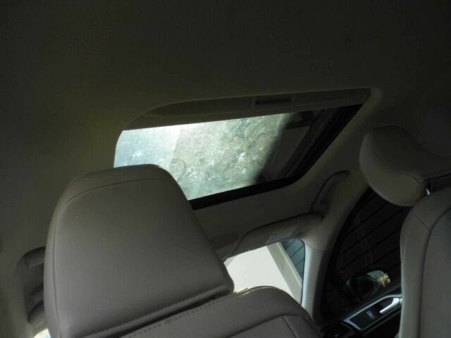 Білий Форд Фьюжен, об'ємом двигуна 2 л та пробігом 80 тис. км за 4800 $, фото 12 на Automoto.ua