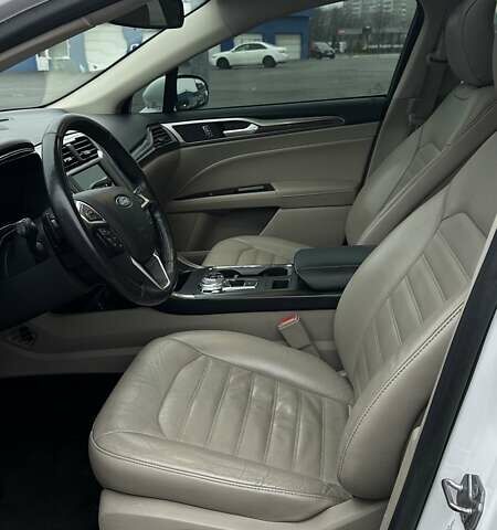 Білий Форд Фьюжен, об'ємом двигуна 2 л та пробігом 126 тис. км за 12000 $, фото 18 на Automoto.ua