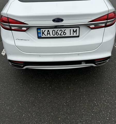 Білий Форд Фьюжен, об'ємом двигуна 2 л та пробігом 126 тис. км за 12000 $, фото 7 на Automoto.ua