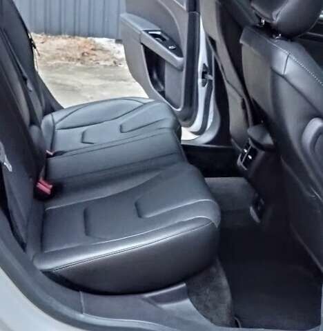 Белый Форд Фьюжн, объемом двигателя 2.5 л и пробегом 176 тыс. км за 13920 $, фото 6 на Automoto.ua