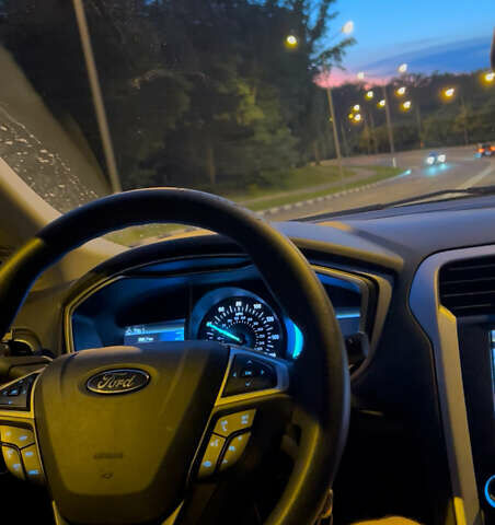 Белый Форд Фьюжн, объемом двигателя 2.5 л и пробегом 116 тыс. км за 11500 $, фото 8 на Automoto.ua