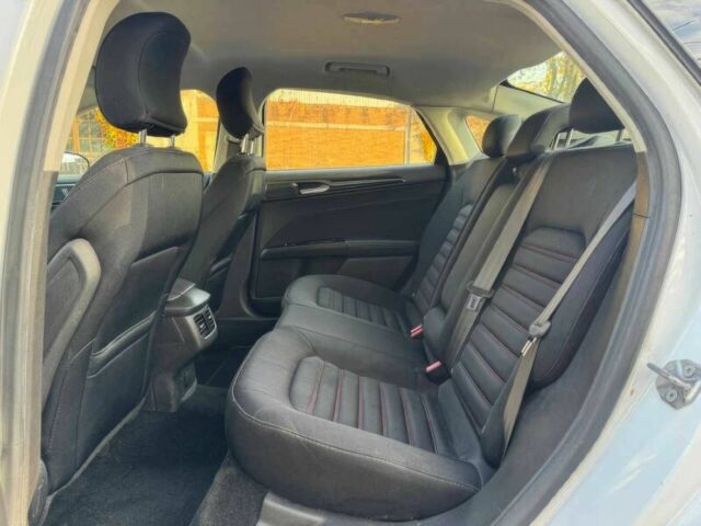 Білий Форд Фьюжен, об'ємом двигуна 2 л та пробігом 77 тис. км за 6200 $, фото 11 на Automoto.ua