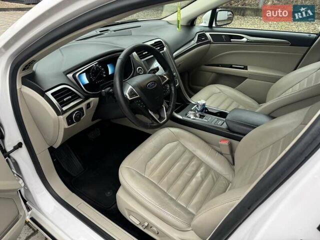 Белый Форд Фьюжн, объемом двигателя 2 л и пробегом 260 тыс. км за 13400 $, фото 12 на Automoto.ua