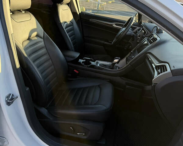 Белый Форд Фьюжн, объемом двигателя 2 л и пробегом 164 тыс. км за 13500 $, фото 15 на Automoto.ua