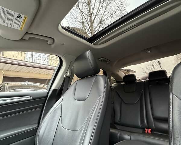 Белый Форд Фьюжн, объемом двигателя 2 л и пробегом 144 тыс. км за 14300 $, фото 6 на Automoto.ua