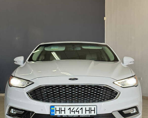 Белый Форд Фьюжн, объемом двигателя 2 л и пробегом 160 тыс. км за 16900 $, фото 2 на Automoto.ua