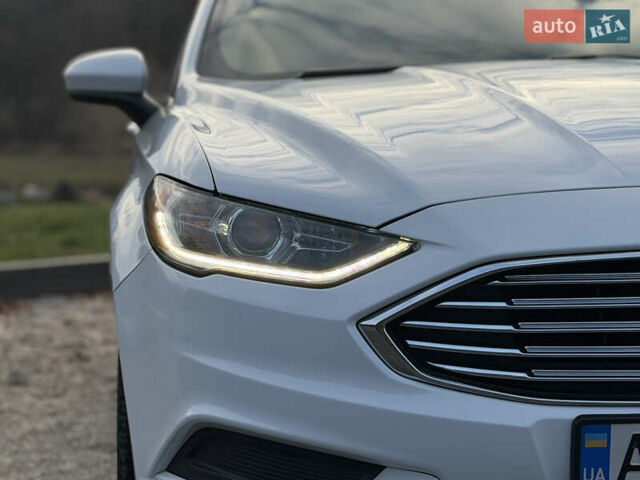 Білий Форд Фьюжен, об'ємом двигуна 2 л та пробігом 175 тис. км за 12500 $, фото 5 на Automoto.ua