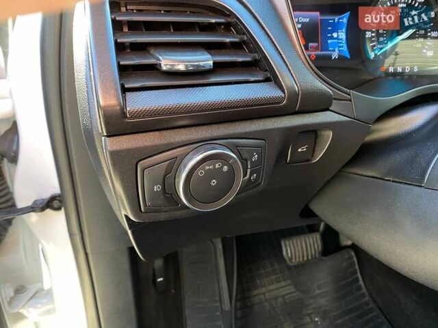 Білий Форд Фьюжен, об'ємом двигуна 1.5 л та пробігом 14 тис. км за 13600 $, фото 11 на Automoto.ua