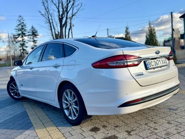 Белый Форд Фьюжн, объемом двигателя 2 л и пробегом 111 тыс. км за 14000 $, фото 6 на Automoto.ua