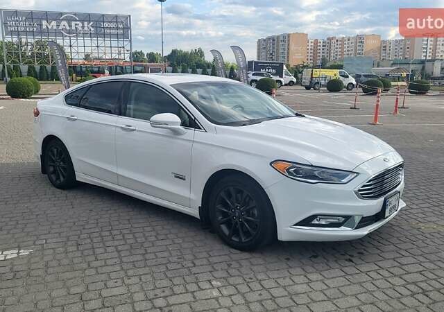 Форд Фьюжн 2017 в Львове на Automoto.ua Белый Форд Фьюжн, объемом двигателя 2 л и пробегом 133 тыс. км за 15500 $, фото 3 на Automoto.ua