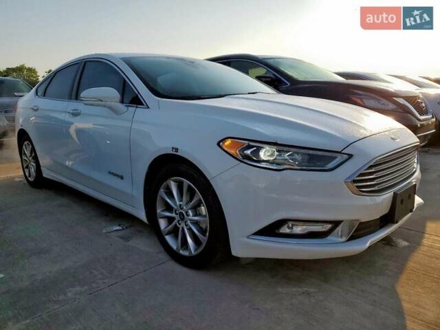 Білий Форд Фьюжен, об'ємом двигуна 2 л та пробігом 132 тис. км за 2500 $, фото 3 на Automoto.ua