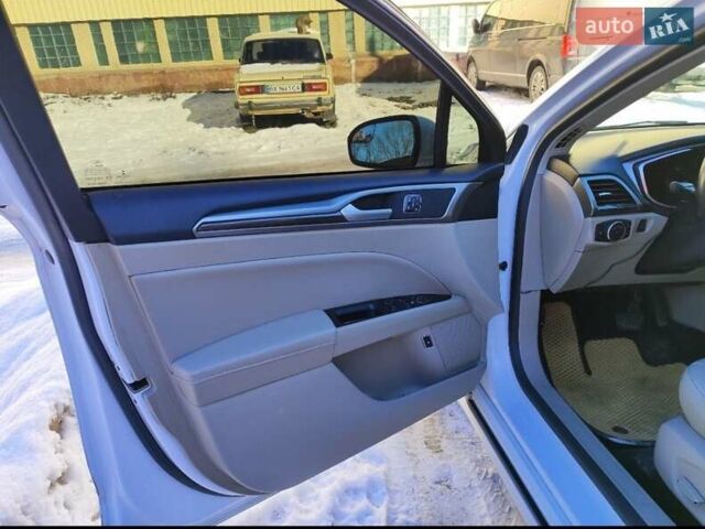 Белый Форд Фьюжн, объемом двигателя 2 л и пробегом 154 тыс. км за 15999 $, фото 15 на Automoto.ua