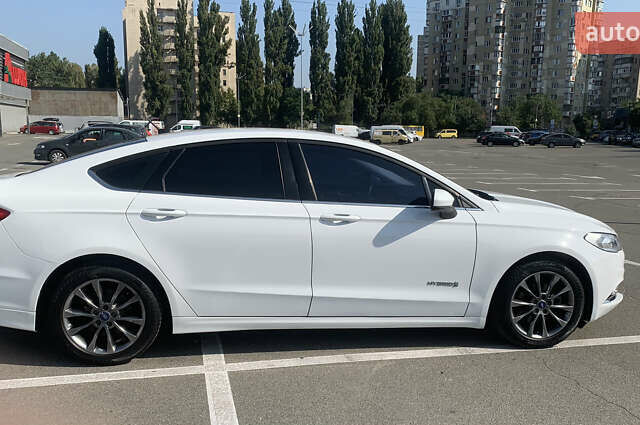 Белый Форд Фьюжн, объемом двигателя 2 л и пробегом 303 тыс. км за 13700 $, фото 1 на Automoto.ua