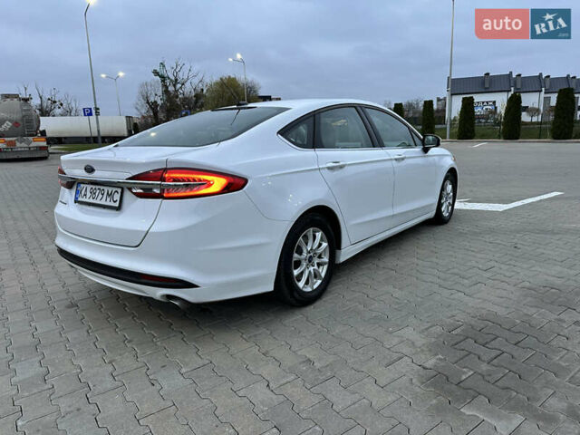 Белый Форд Фьюжн, объемом двигателя 2.49 л и пробегом 130 тыс. км за 12000 $, фото 3 на Automoto.ua