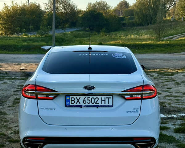 Белый Форд Фьюжн, объемом двигателя 2 л и пробегом 155 тыс. км за 14300 $, фото 4 на Automoto.ua