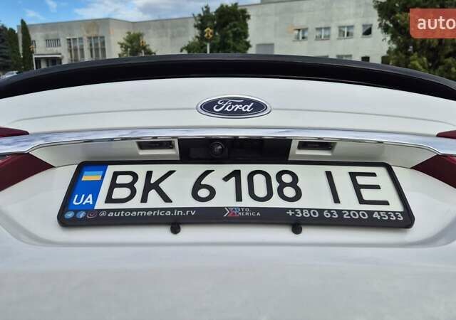 Белый Форд Фьюжн, объемом двигателя 2.5 л и пробегом 173 тыс. км за 11400 $, фото 2 на Automoto.ua