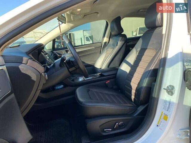 Білий Форд Фьюжен, об'ємом двигуна 1.5 л та пробігом 14 тис. км за 13600 $, фото 17 на Automoto.ua