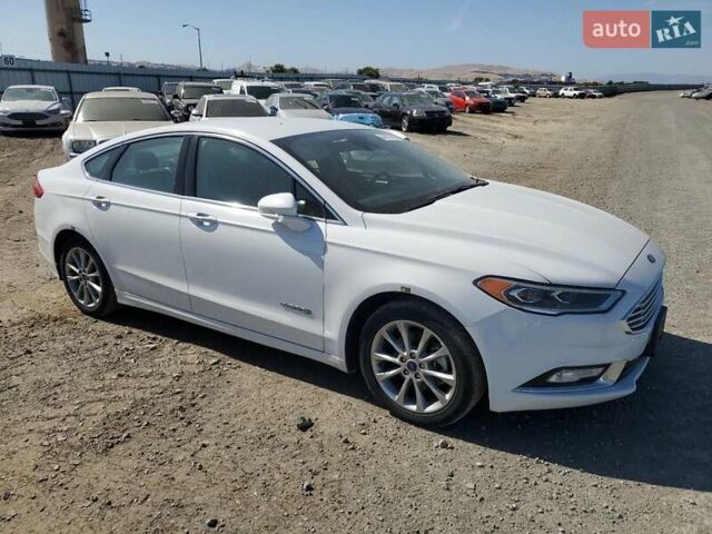 Белый Форд Фьюжн, объемом двигателя 2 л и пробегом 67 тыс. км за 2600 $, фото 3 на Automoto.ua
