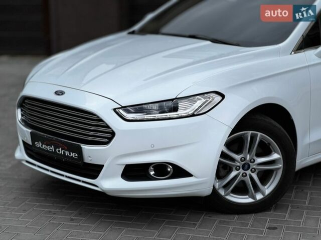 Білий Форд Фьюжен, об'ємом двигуна 2 л та пробігом 123 тис. км за 13999 $, фото 2 на Automoto.ua
