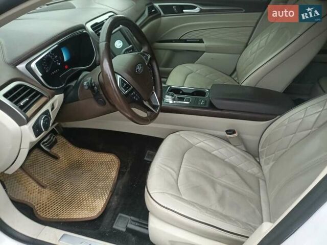 Білий Форд Фьюжен, об'ємом двигуна 2 л та пробігом 127 тис. км за 16000 $, фото 13 на Automoto.ua