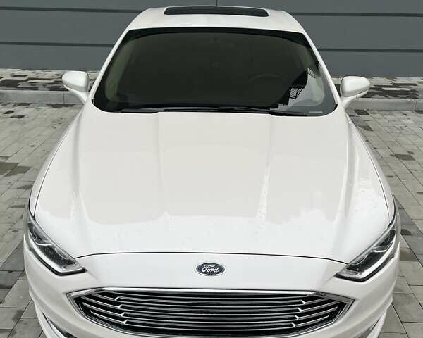 Белый Форд Фьюжн, объемом двигателя 2 л и пробегом 133 тыс. км за 15000 $, фото 2 на Automoto.ua