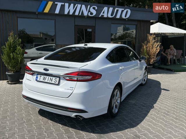Білий Форд Фьюжен, об'ємом двигуна 2 л та пробігом 173 тис. км за 15900 $, фото 17 на Automoto.ua