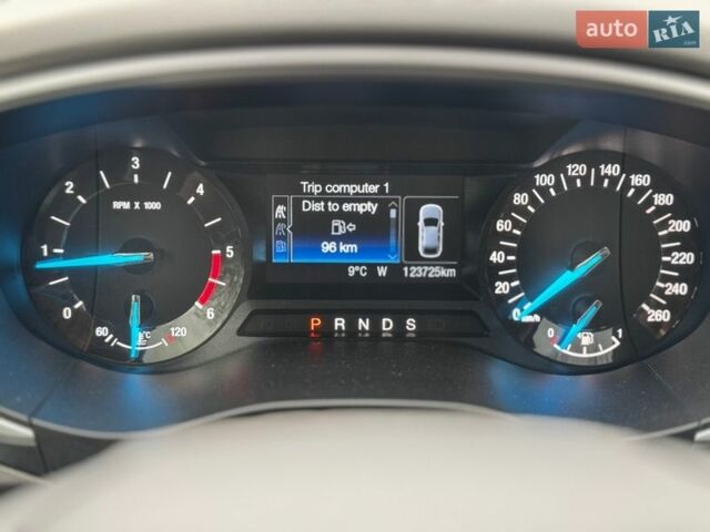 Білий Форд Фьюжен, об'ємом двигуна 2 л та пробігом 123 тис. км за 13999 $, фото 12 на Automoto.ua